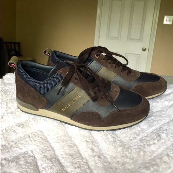 SALE‼️like new TOMMY sneakers 😍 - Picture 5 of 8